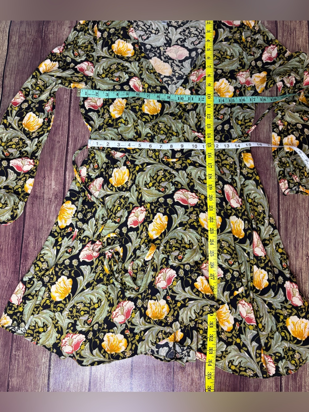 Floral V-Neck Long Sleeve Wrap Dress in Yellow & Green Size L - Picture 3 of 9